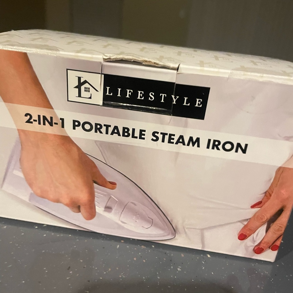 Lifestyle White 2-in-1 Portable Steam Iron